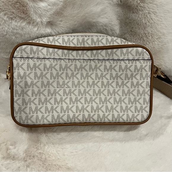 Micheal Kors Signature Bradshaw Medium Pocket Camera Crossbody Studded - Picture 6 of 10